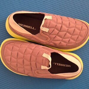 Merrell Soft Hut Moc 2, US07, NEW